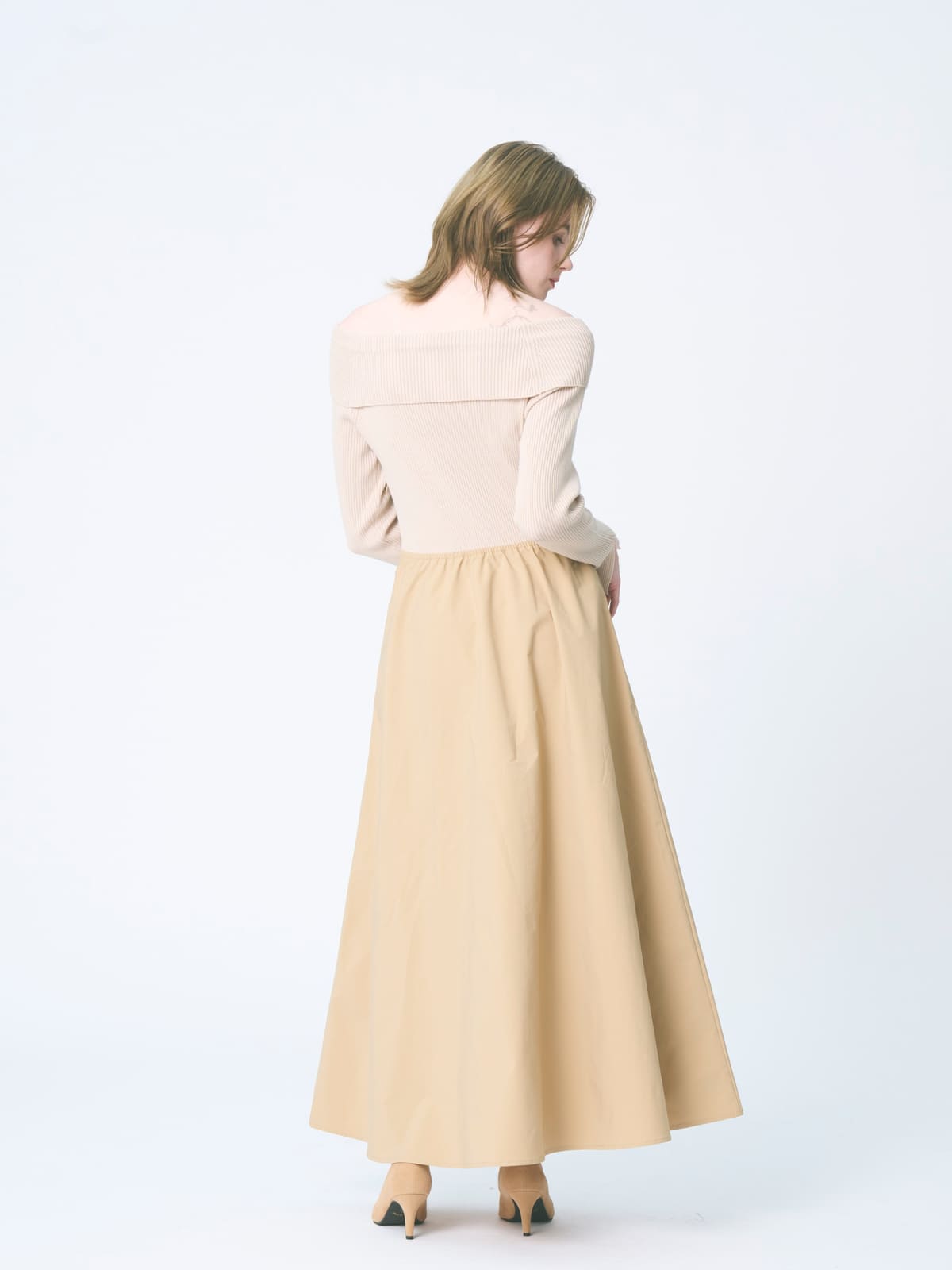 モデル: 169cm 着用サイズ: F