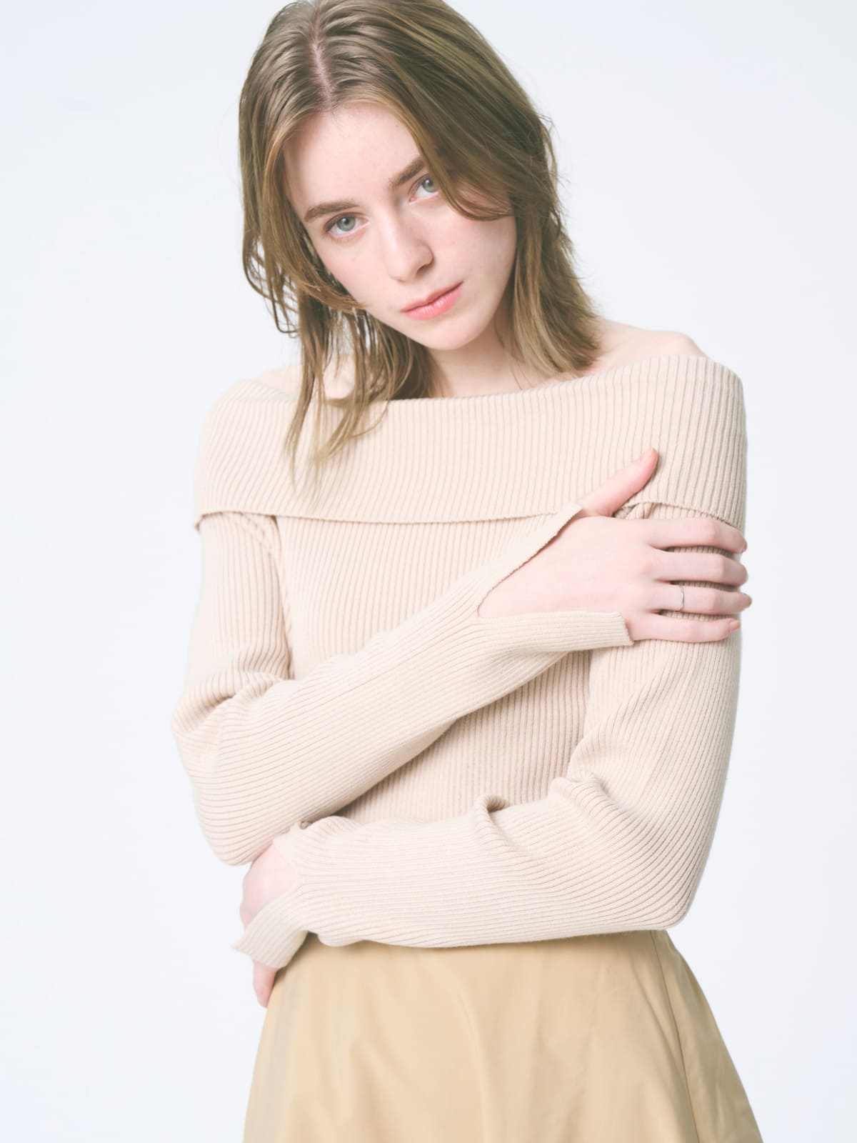 モデル: 169cm 着用サイズ: F